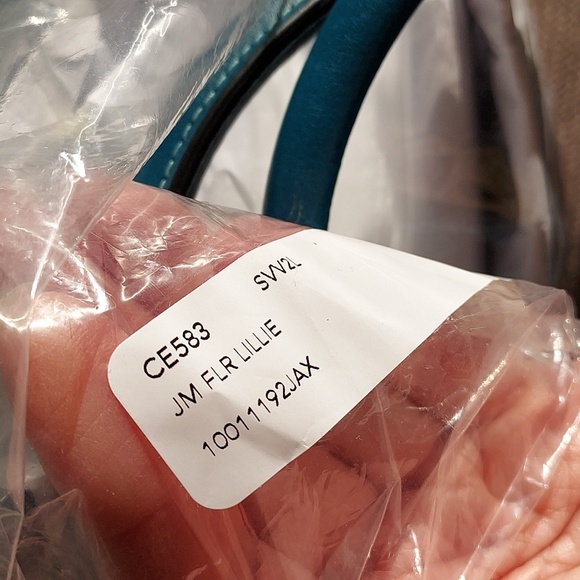 Coach Lilly Carryall with Jumbo Floral print, NWT - Picture 6 of 16